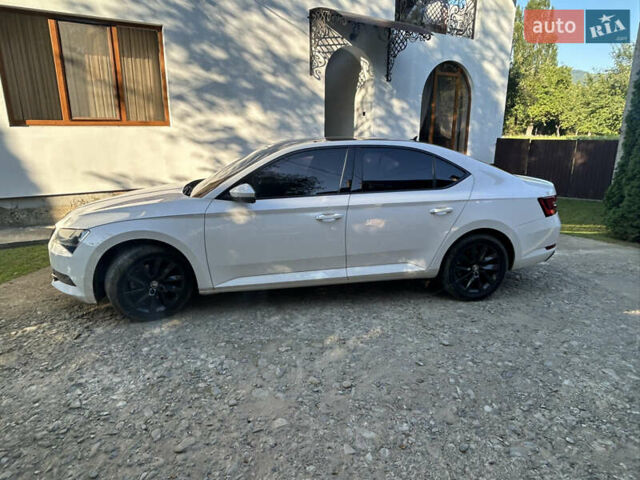 Білий Шкода Суперб, об'ємом двигуна 1.97 л та пробігом 288 тис. км за 17400 $, фото 1 на Automoto.ua