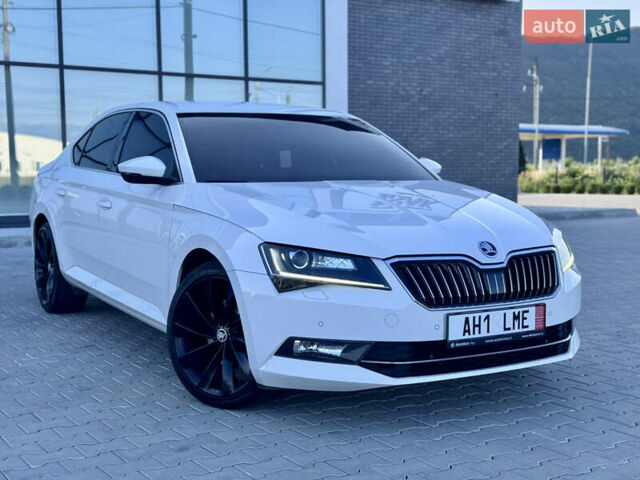 Білий Шкода Суперб, об'ємом двигуна 1.97 л та пробігом 196 тис. км за 17458 $, фото 1 на Automoto.ua