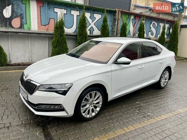 Білий Шкода Суперб, об'ємом двигуна 1.97 л та пробігом 241 тис. км за 26400 $, фото 1 на Automoto.ua