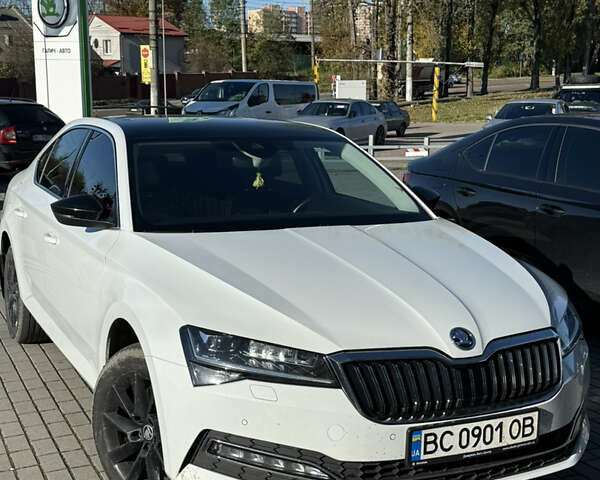 Белый Шкода Суперб, объемом двигателя 1.98 л и пробегом 96 тыс. км за 28800 $, фото 1 на Automoto.ua