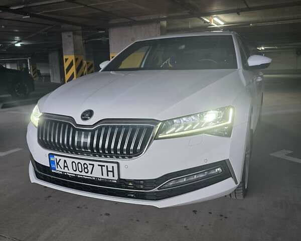 Білий Шкода Суперб, об'ємом двигуна 1.97 л та пробігом 145 тис. км за 33700 $, фото 1 на Automoto.ua