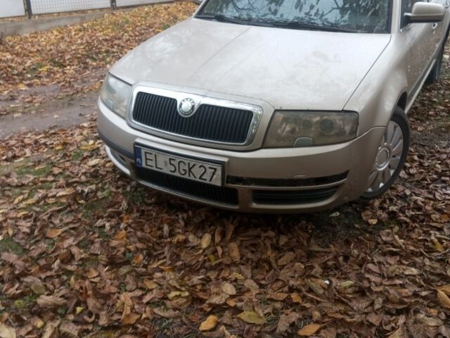Бежевый Шкода Суперб, объемом двигателя 1.9 л и пробегом 400 тыс. км за 4500 $, фото 1 на Automoto.ua