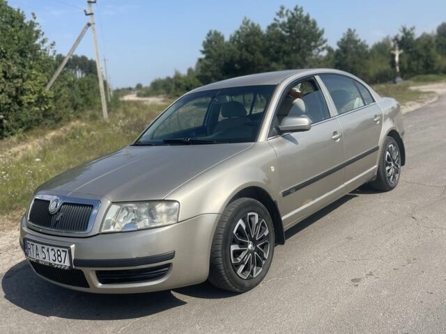 Бежевый Шкода Суперб, объемом двигателя 1.9 л и пробегом 417 тыс. км за 2500 $, фото 1 на Automoto.ua