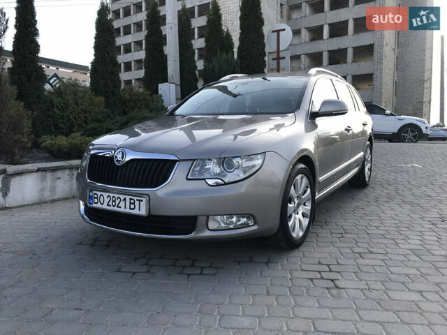 Бежевый Шкода Суперб, объемом двигателя 2 л и пробегом 260 тыс. км за 9400 $, фото 1 на Automoto.ua