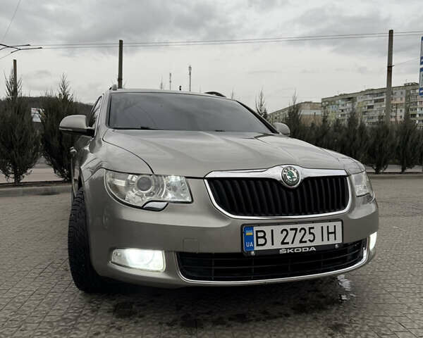 Бежевый Шкода Суперб, объемом двигателя 1.6 л и пробегом 258 тыс. км за 9300 $, фото 1 на Automoto.ua