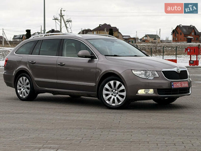 Бежевий Шкода Суперб, об'ємом двигуна 2 л та пробігом 288 тис. км за 11280 $, фото 1 на Automoto.ua