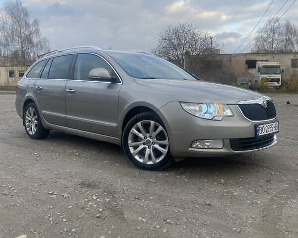 Бежевый Шкода Суперб, объемом двигателя 1.8 л и пробегом 199 тыс. км за 10500 $, фото 1 на Automoto.ua