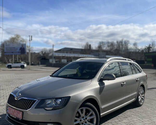 Бежевый Шкода Суперб, объемом двигателя 2 л и пробегом 329 тыс. км за 14599 $, фото 1 на Automoto.ua