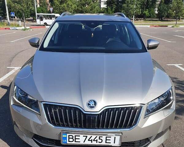 Бежевый Шкода Суперб, объемом двигателя 1.97 л и пробегом 264 тыс. км за 18500 $, фото 1 на Automoto.ua
