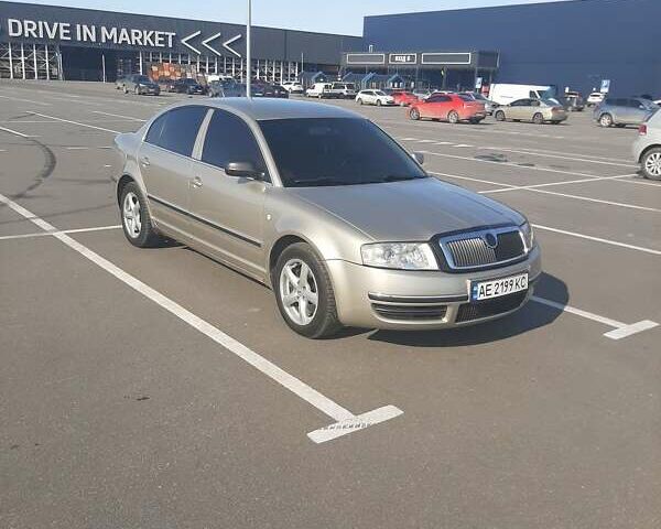 Бежевий Шкода Суперб, об'ємом двигуна 2.5 л та пробігом 370 тис. км за 5500 $, фото 1 на Automoto.ua