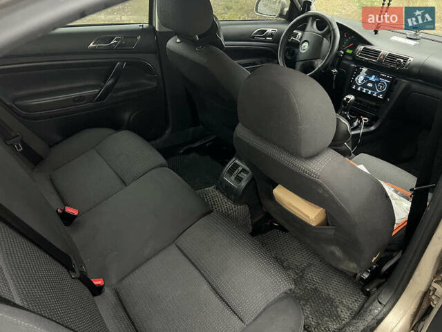 Бежевый Шкода Суперб, объемом двигателя 1.78 л и пробегом 337 тыс. км за 4000 $, фото 1 на Automoto.ua