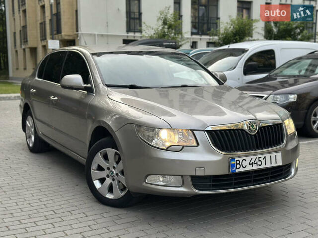 Бежевий Шкода Суперб, об'ємом двигуна 1.8 л та пробігом 200 тис. км за 6700 $, фото 1 на Automoto.ua