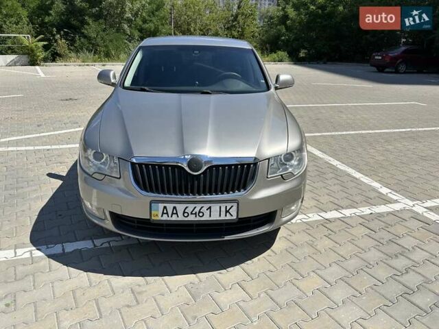 Шкода Суперб 2009 в Киеве на Automoto.ua Бежевый Шкода Суперб, объемом двигателя 1.8 л и пробегом 206 тыс. км за 9000 $, фото 1 на Automoto.ua