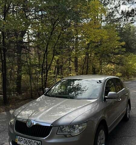 Бежевый Шкода Суперб, объемом двигателя 1.8 л и пробегом 172 тыс. км за 12800 $, фото 1 на Automoto.ua