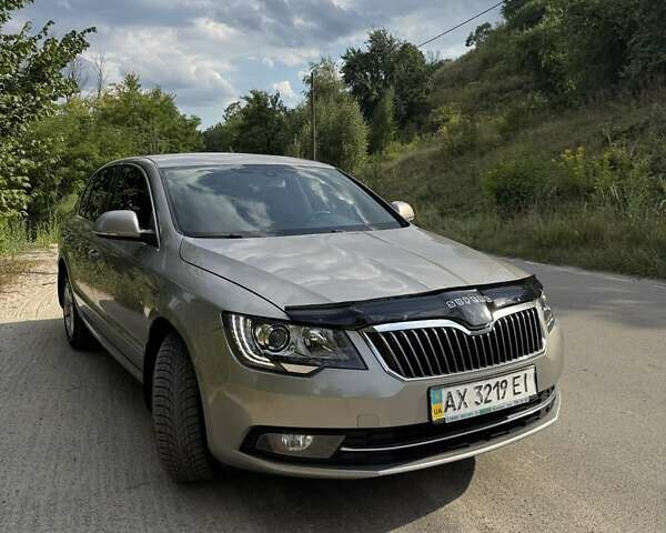 Бежевий Шкода Суперб, об'ємом двигуна 1.8 л та пробігом 187 тис. км за 9750 $, фото 1 на Automoto.ua