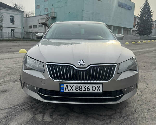 Бежевий Шкода Суперб, об'ємом двигуна 1.8 л та пробігом 164 тис. км за 14800 $, фото 1 на Automoto.ua