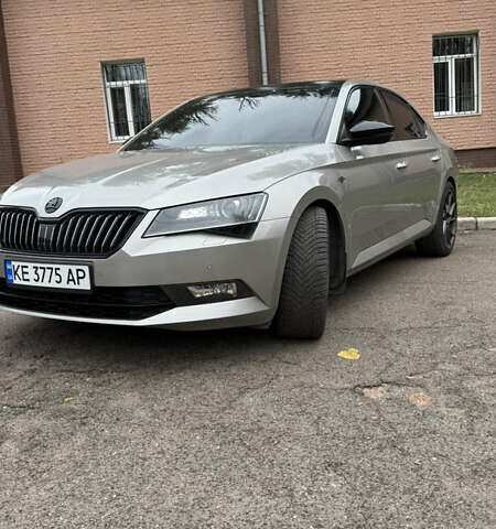 Бежевый Шкода Суперб, объемом двигателя 1.97 л и пробегом 185 тыс. км за 24500 $, фото 1 на Automoto.ua