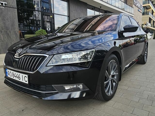 Чорний Шкода Суперб, об'ємом двигуна 2 л та пробігом 240 тис. км за 18900 $, фото 1 на Automoto.ua