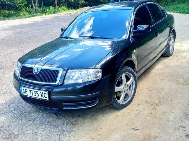 Черный Шкода Суперб, объемом двигателя 2 л и пробегом 300 тыс. км за 4700 $, фото 1 на Automoto.ua