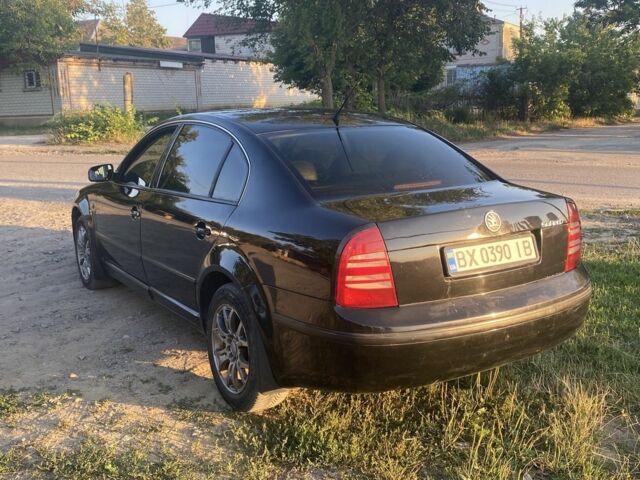 Черный Шкода Суперб, объемом двигателя 1.8 л и пробегом 300 тыс. км за 4500 $, фото 1 на Automoto.ua