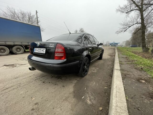 Черный Шкода Суперб, объемом двигателя 1.8 л и пробегом 230 тыс. км за 4999 $, фото 1 на Automoto.ua
