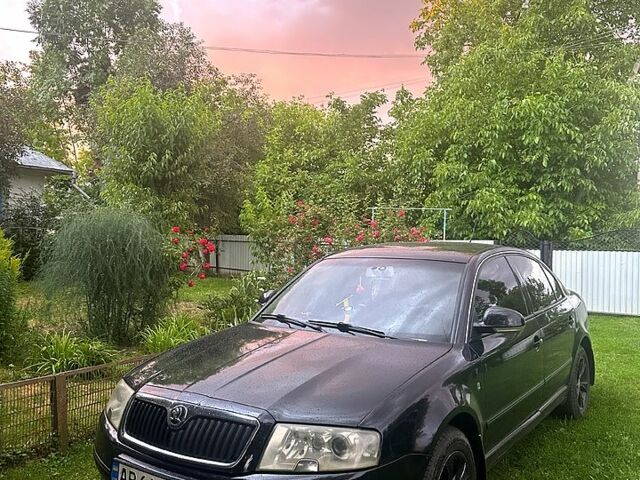 Черный Шкода Суперб, объемом двигателя 1.8 л и пробегом 223 тыс. км за 5300 $, фото 1 на Automoto.ua