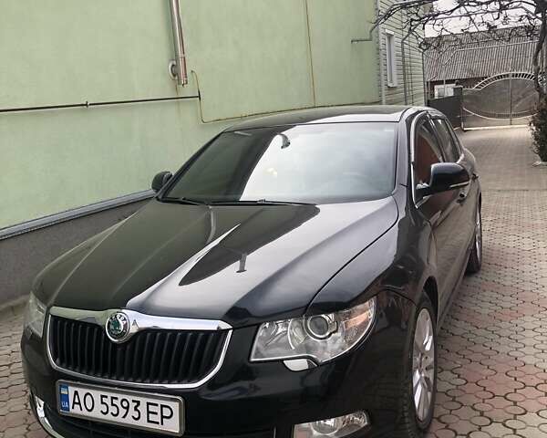 Черный Шкода Суперб, объемом двигателя 2 л и пробегом 254 тыс. км за 10000 $, фото 1 на Automoto.ua