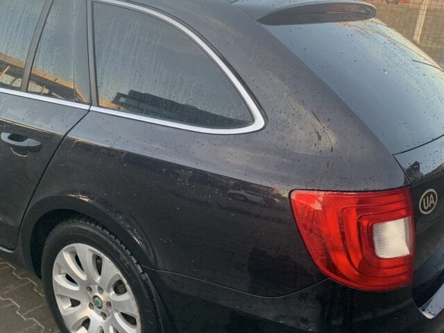 Черный Шкода Суперб, объемом двигателя 2 л и пробегом 300 тыс. км за 9200 $, фото 1 на Automoto.ua