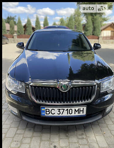 Черный Шкода Суперб, объемом двигателя 1.6 л и пробегом 211 тыс. км за 9000 $, фото 1 на Automoto.ua