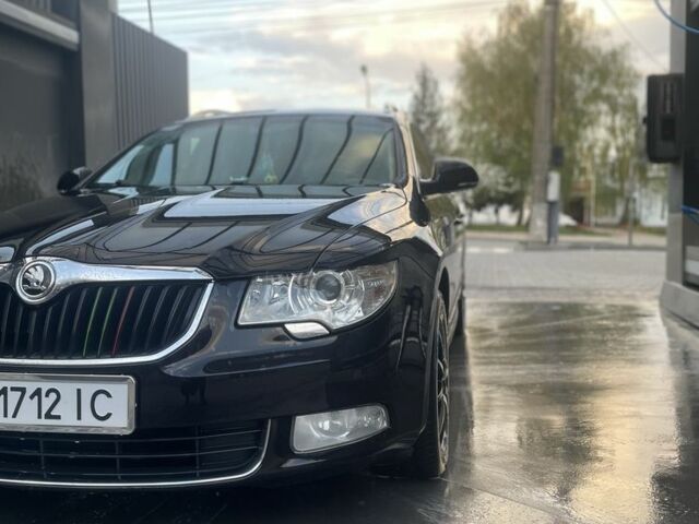 Чорний Шкода Суперб, об'ємом двигуна 2 л та пробігом 210 тис. км за 9999 $, фото 1 на Automoto.ua