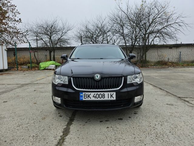 Черный Шкода Суперб, объемом двигателя 2 л и пробегом 310 тыс. км за 11750 $, фото 1 на Automoto.ua