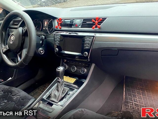 Черный Шкода Суперб, объемом двигателя 1.6 л и пробегом 294 тыс. км за 12000 $, фото 1 на Automoto.ua