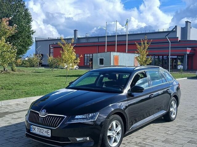 Чорний Шкода Суперб, об'ємом двигуна 2 л та пробігом 277 тис. км за 16500 $, фото 1 на Automoto.ua