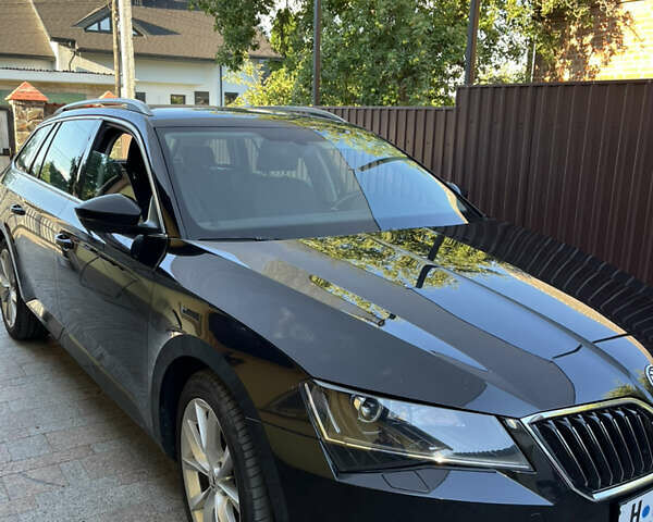 Черный Шкода Суперб, объемом двигателя 2 л и пробегом 280 тыс. км за 17500 $, фото 1 на Automoto.ua