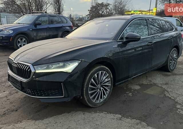Черный Шкода Суперб, объемом двигателя 1.5 л и пробегом 18 тыс. км за 30810 $, фото 1 на Automoto.ua
