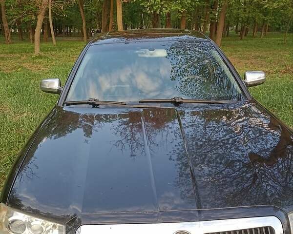 Черный Шкода Суперб, объемом двигателя 2.5 л и пробегом 300 тыс. км за 4300 $, фото 1 на Automoto.ua