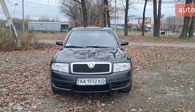 Черный Шкода Суперб, объемом двигателя 1.8 л и пробегом 302 тыс. км за 4500 $, фото 1 на Automoto.ua