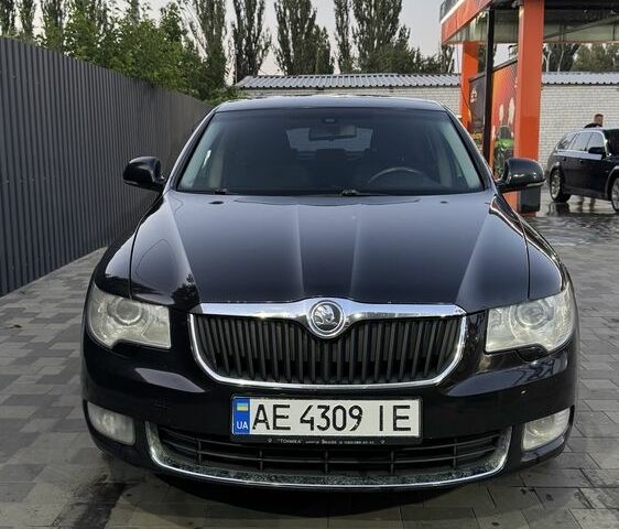 Черный Шкода Суперб, объемом двигателя 1.8 л и пробегом 272 тыс. км за 8000 $, фото 1 на Automoto.ua
