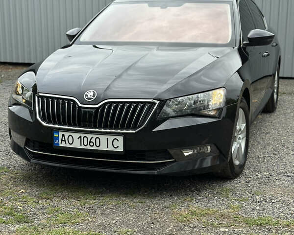 Черный Шкода Суперб, объемом двигателя 1.97 л и пробегом 228 тыс. км за 16000 $, фото 1 на Automoto.ua