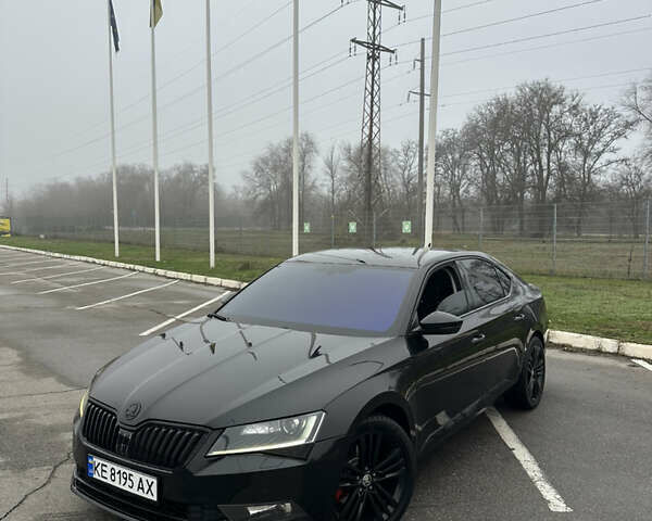 Черный Шкода Суперб, объемом двигателя 1.6 л и пробегом 229 тыс. км за 13999 $, фото 1 на Automoto.ua