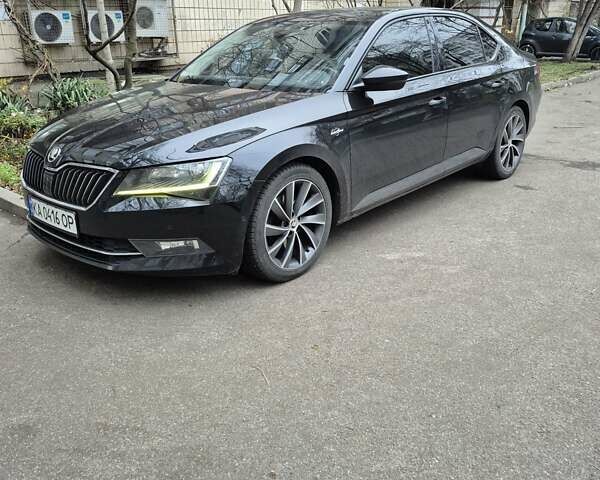 Черный Шкода Суперб, объемом двигателя 1.97 л и пробегом 210 тыс. км за 19000 $, фото 1 на Automoto.ua