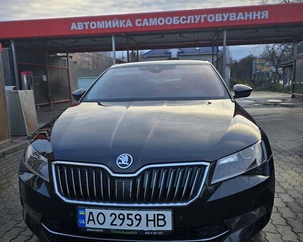 Черный Шкода Суперб, объемом двигателя 1.97 л и пробегом 245 тыс. км за 20000 $, фото 1 на Automoto.ua