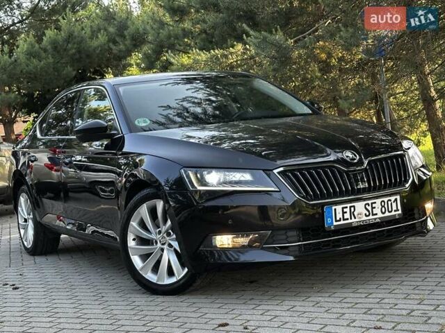 Черный Шкода Суперб, объемом двигателя 2 л и пробегом 242 тыс. км за 17999 $, фото 1 на Automoto.ua