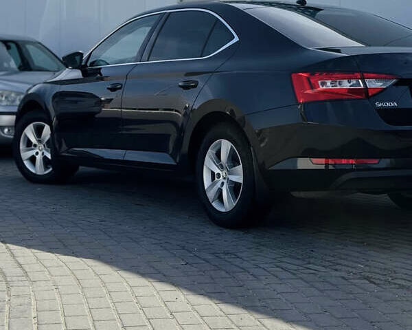 Чорний Шкода Суперб, об'ємом двигуна 1.8 л та пробігом 159 тис. км за 17450 $, фото 1 на Automoto.ua