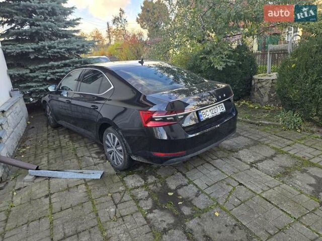 Черный Шкода Суперб, объемом двигателя 1.97 л и пробегом 138 тыс. км за 31000 $, фото 1 на Automoto.ua