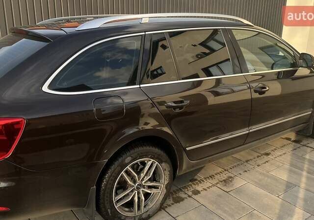 Коричневый Шкода Суперб, объемом двигателя 2 л и пробегом 275 тыс. км за 12000 $, фото 1 на Automoto.ua