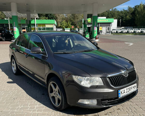 Коричневий Шкода Суперб, об'ємом двигуна 1.8 л та пробігом 234 тис. км за 6900 $, фото 1 на Automoto.ua