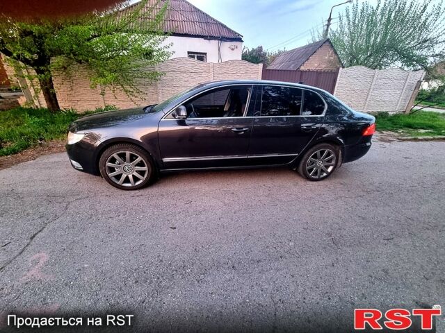 Коричневий Шкода Суперб, об'ємом двигуна 2 л та пробігом 265 тис. км за 8000 $, фото 1 на Automoto.ua