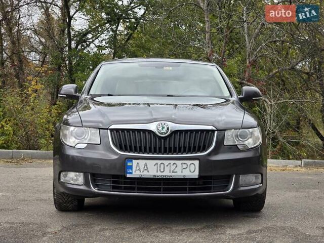 Коричневий Шкода Суперб, об'ємом двигуна 3.58 л та пробігом 255 тис. км за 11500 $, фото 1 на Automoto.ua
