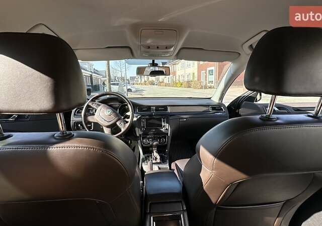 Коричневый Шкода Суперб, объемом двигателя 2 л и пробегом 290 тыс. км за 7000 $, фото 1 на Automoto.ua